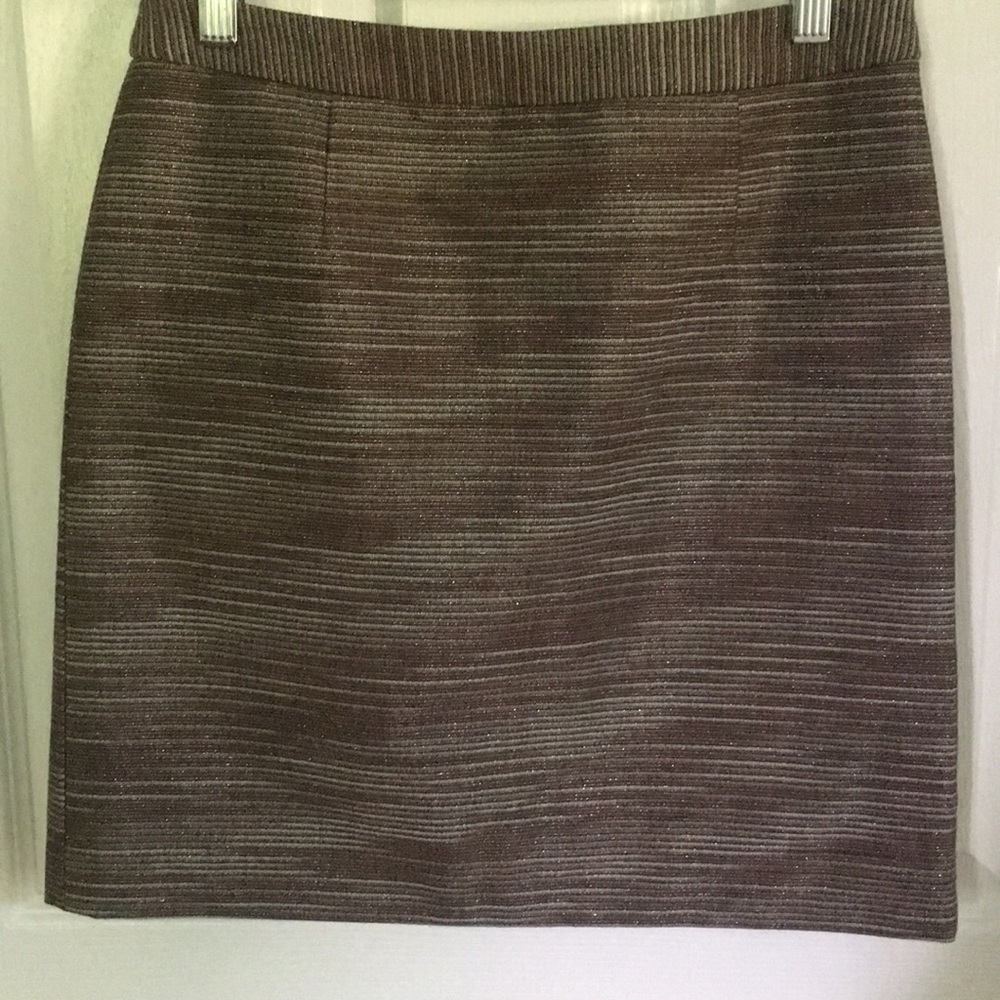 4 for $20 BANANA REPUBLIC TAUPE SKIRT